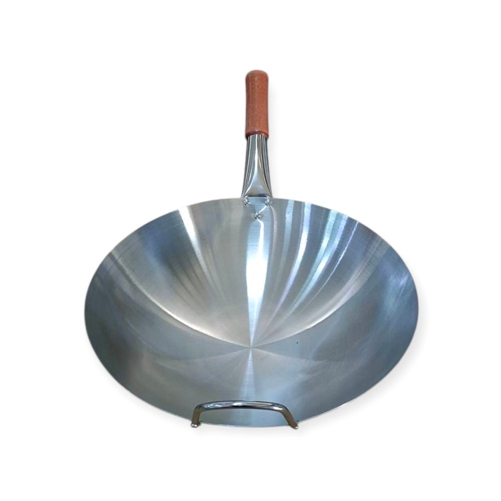 กระทะก้นลึกด้ามไม้ ขนาด 36 CM.