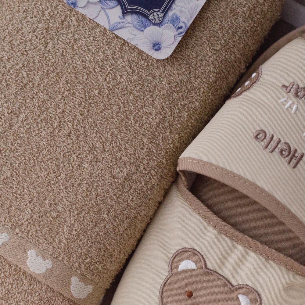 MOMENTO GIFT SET ผ้าขนหนู 15X30 นิ้ว พร้อมรองเท้าแตะ