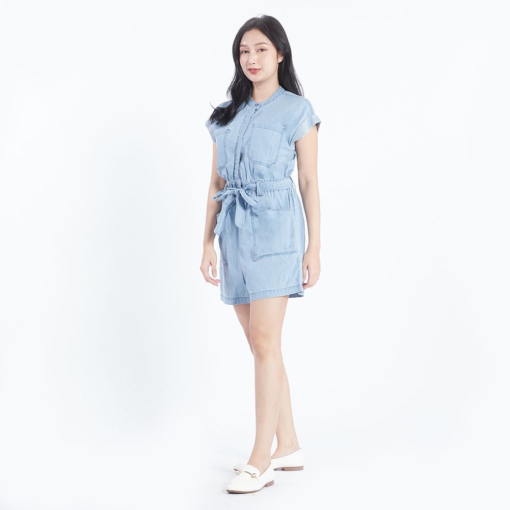 MESTYLE จั๊มพ์สูทยีนส์ไหล่ล้ำ สีอ่อน ไซซ์ XL