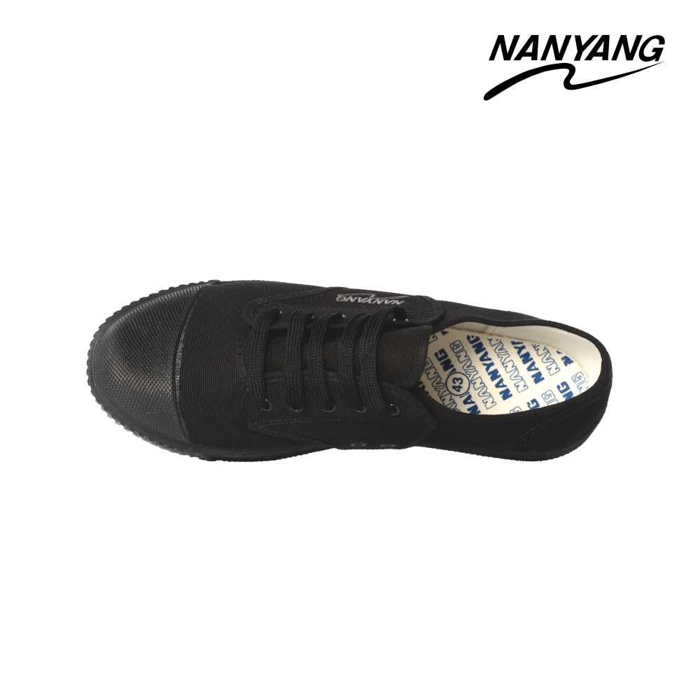 นันยาง รองเท้าผ้าใบชายสีดำ ไซซ์ 42