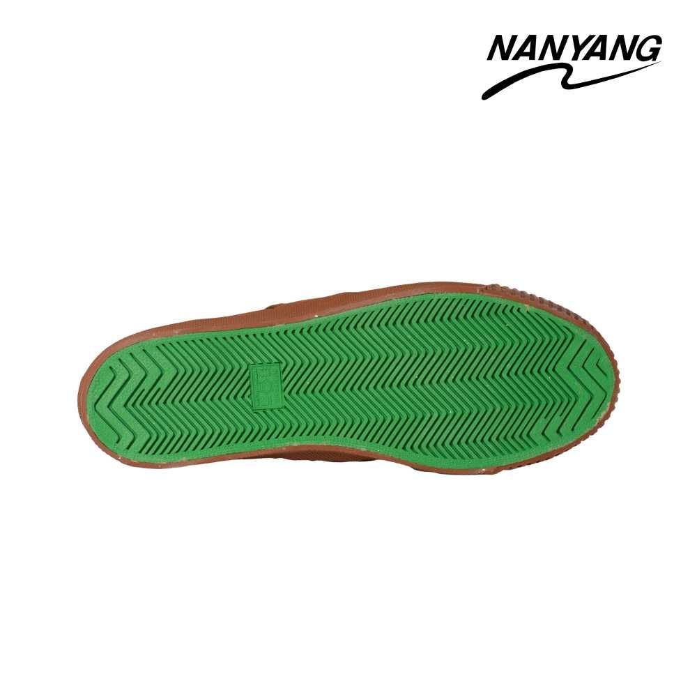 นันยาง รองเท้าผ้าใบชายสีน้ำตาล ไซซ์ 37