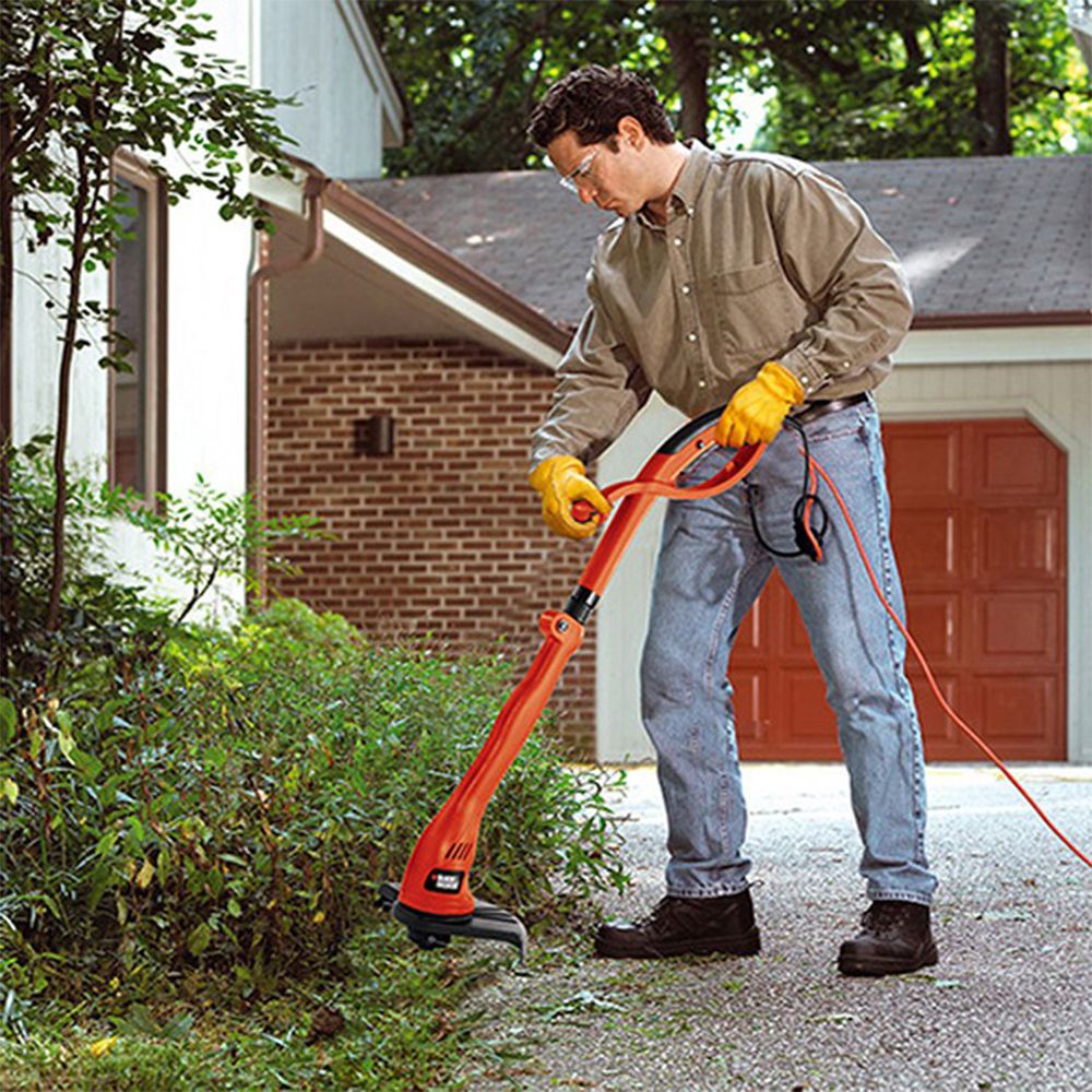 BLACK DECKER เครื่องเล็มหญ้า300W GL300-B1