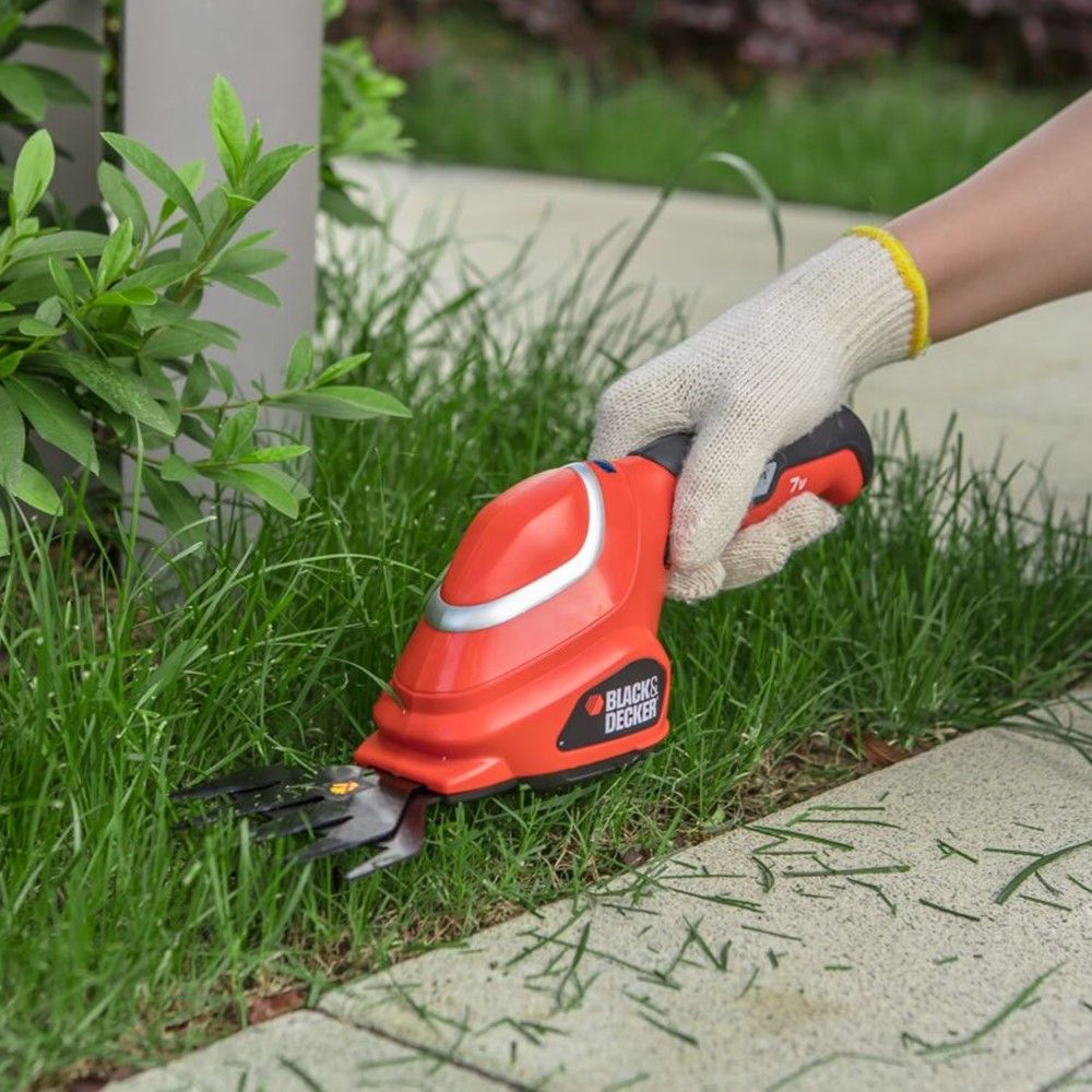 BLACK DECKER เครื่องตัดแต่งพุ่มไร้สาย 7V