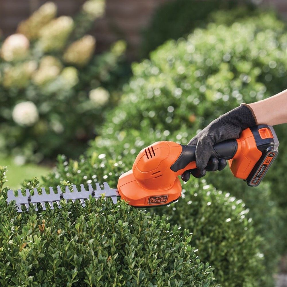 BLACK DECKER SHEAR SHRUBBER 20V BCSS20D1-B1