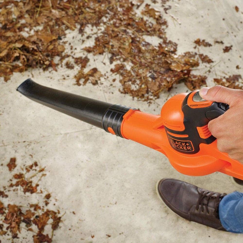 BLACK DECKER เครื่องเป่าใบไม้ไร้สาย GWC1820PCF-B1